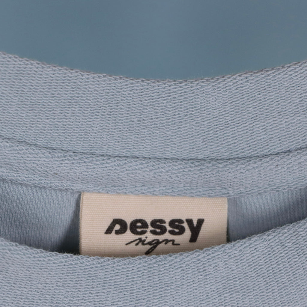 Light Tee